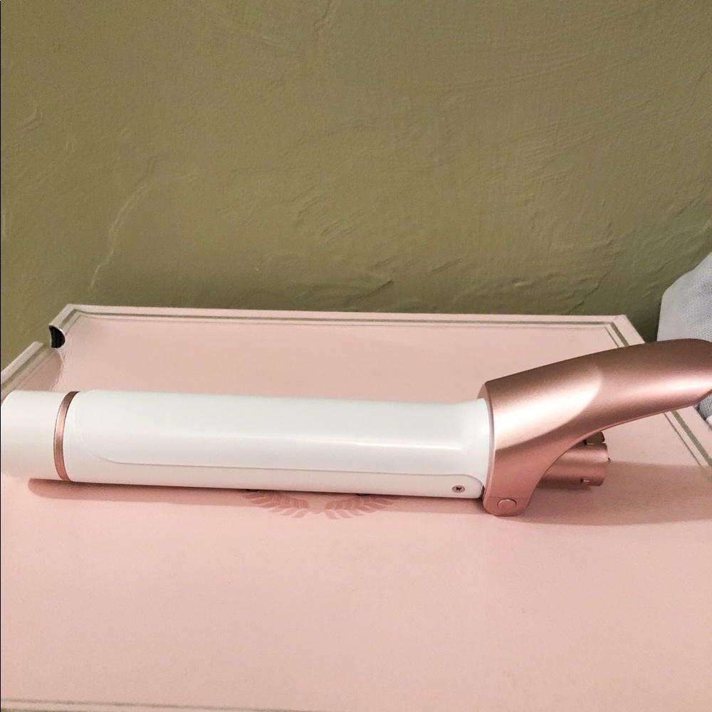T3 curling iron attachment